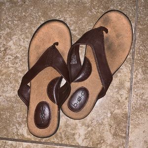 b.o.c brown sandals